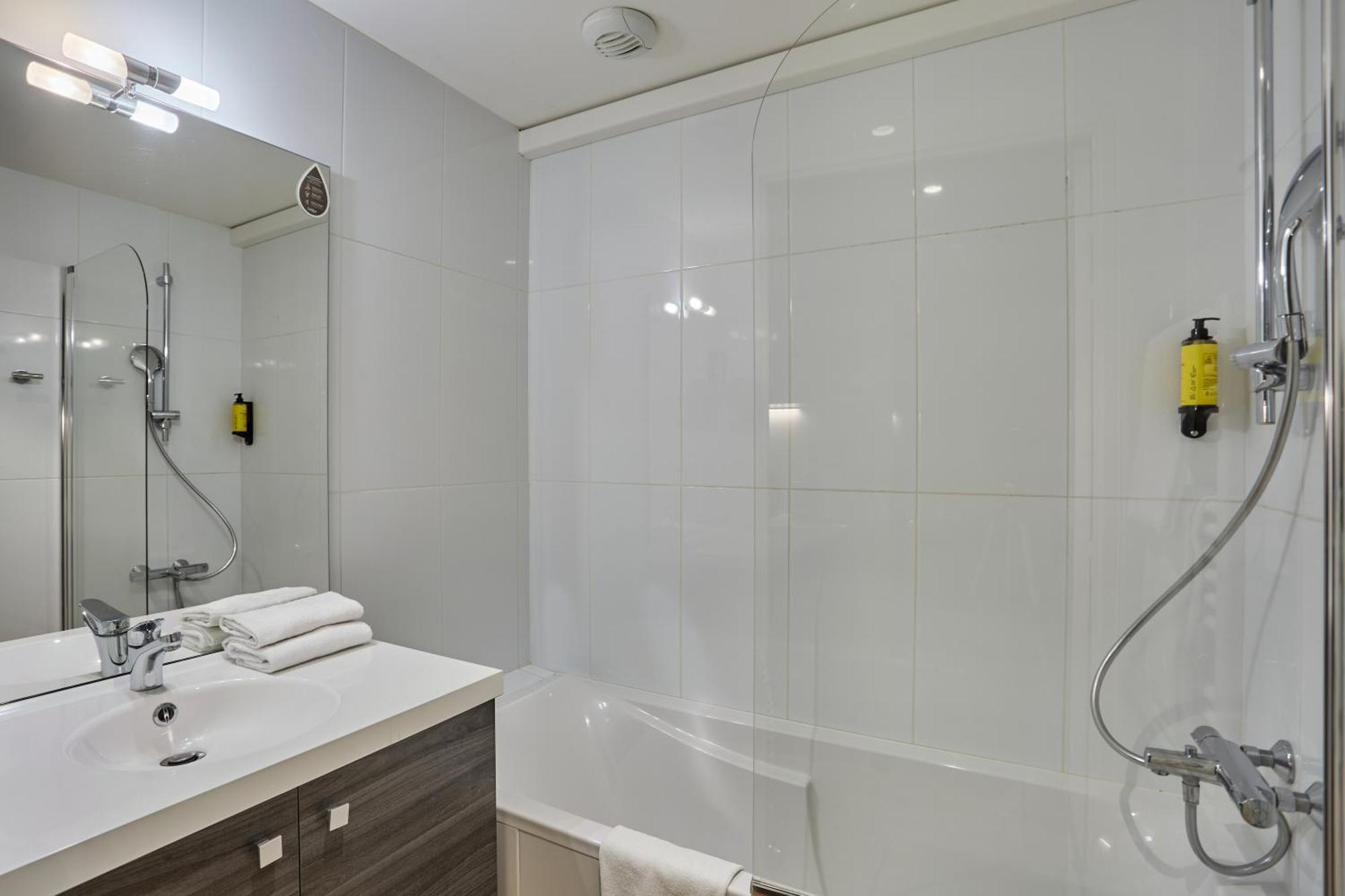Appart Hotel Odalys City Paris Montmartre Exterior photo